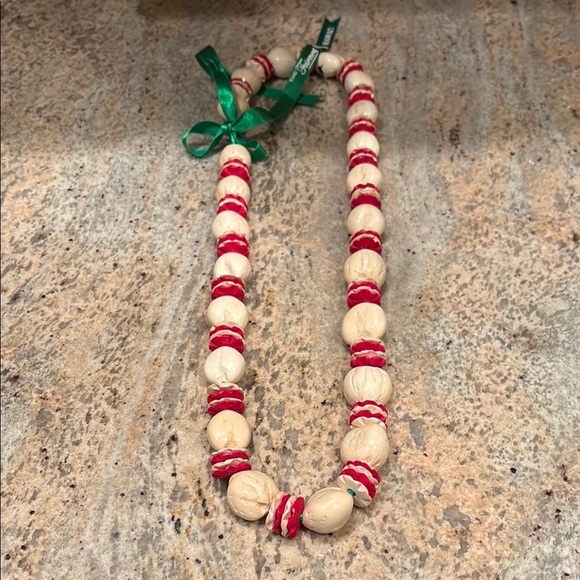 Jewelry - Fairmont aloha necklace Elegant Red and Cream Beaded Necklace